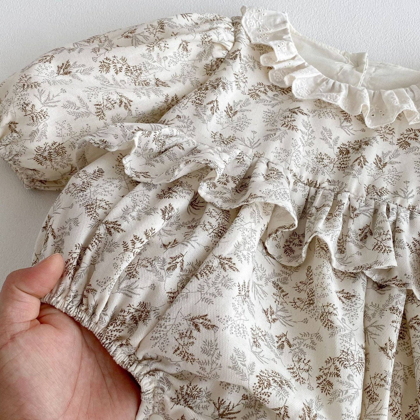 Autumn Arrival Baby Girls Long Sleeves Floral Onesies with Collar